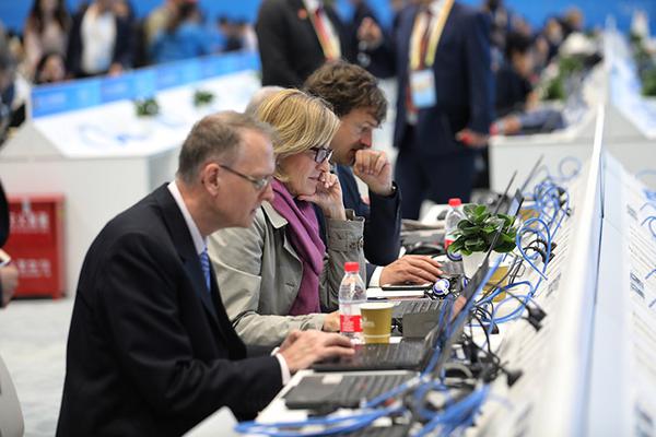 《星際火線(xiàn)》跨服競(jìng)技贏(yíng)大獎(jiǎng)