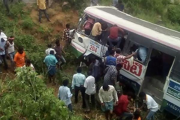 摔角之王 《SD敢達(dá)戰(zhàn)爭(zhēng)要塞》雷霆敢達(dá)出擊