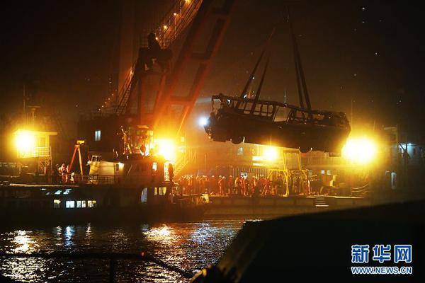 突破次元壁 《偶像夢(mèng)幻祭》解鎖偶像合影新姿勢(shì)