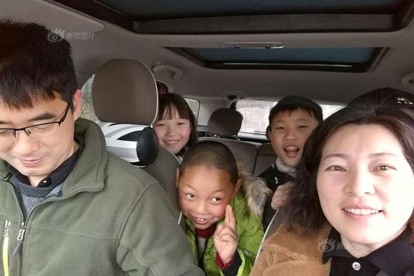 皇權(quán)爭(zhēng)霸玄幻手游《君臨online》即將刪檔測(cè)試