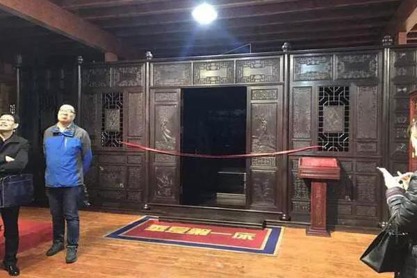 驅(qū)散眼前的黑暗 《生死狙擊》手游圣光騎士降臨