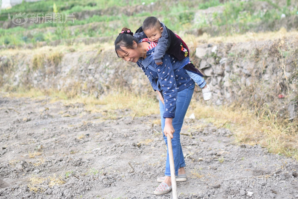 構(gòu)建愛(ài)與理想輕國(guó)度 《小小軍姬》暖春新悸動(dòng)